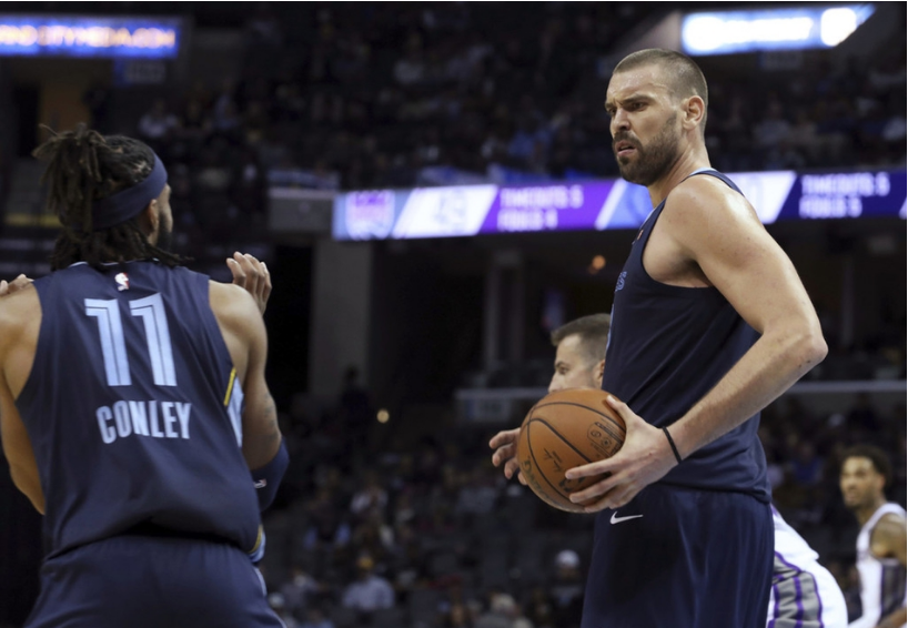 集结日突围战来临，孟菲斯灰熊围绕足总杯回应争议，更衣室稳定，年轻球员得到机会(足球5311阵型预设)