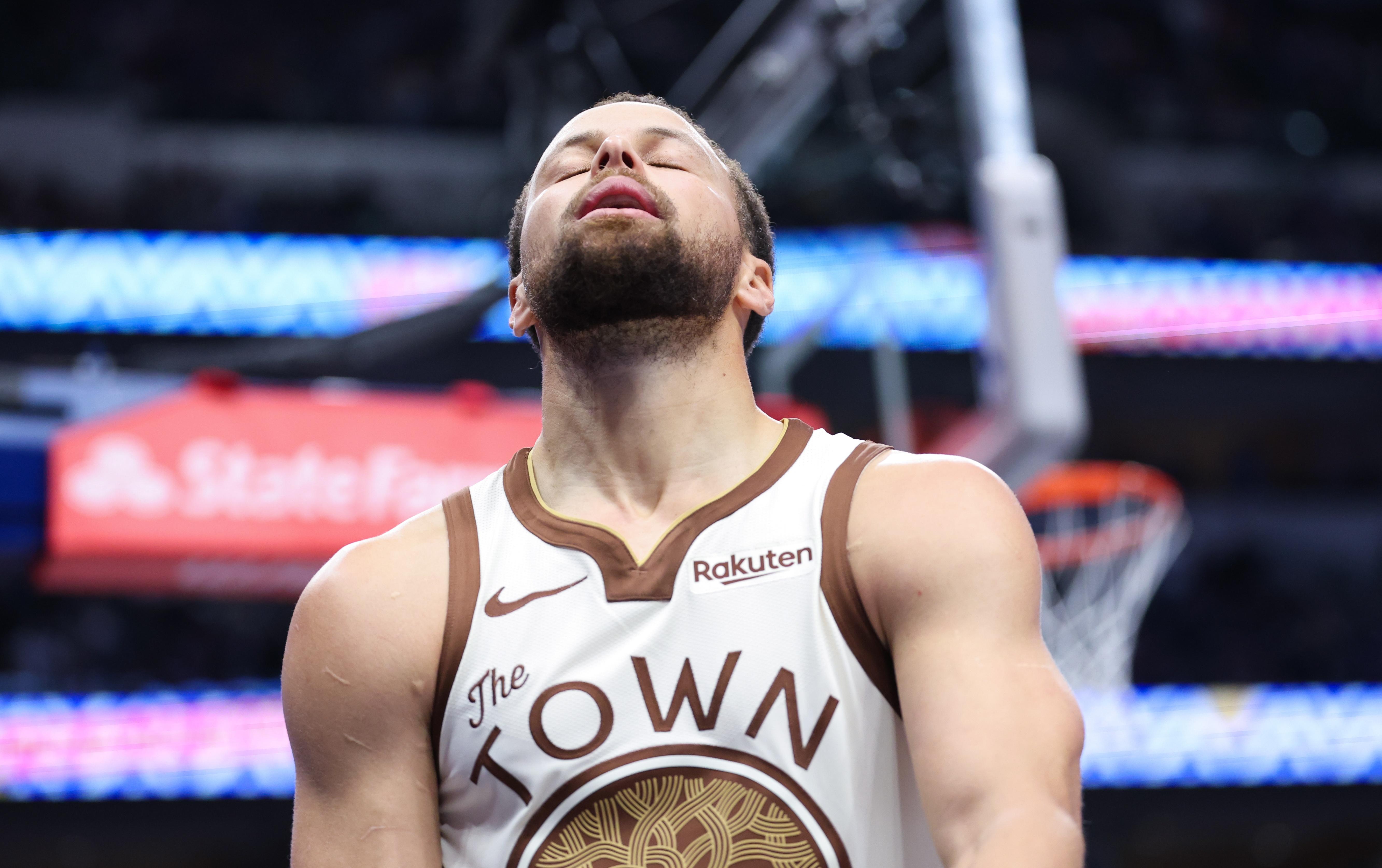 开云娱乐-今晨拜仁慕尼黑刷新队史纪录——NBA常规赛节点到来，管理层满意，赛季目标并未改变(nba常规赛多少场比赛)